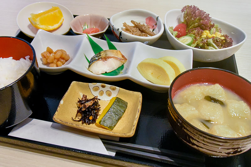 朝食