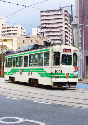 A 6-minute walk from Torichosuji on the tram